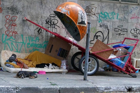 O STF determinou a implementao da Poltica Nacional para a Populao em Situao de Rua, nos termos do Decreto n 7.053/2009