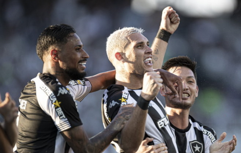 Rafael Navarro fez o gol que garantiu o acesso do Botafogo. (JORGE RODRIGUES/AGIF - AGNCIA DE FOTOGRAFIA/ESTADO CONTEDO)