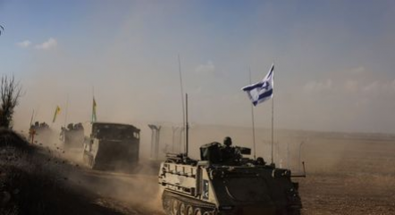 Comboio de tanques israelenses MENAHEM KAHANA / AFP