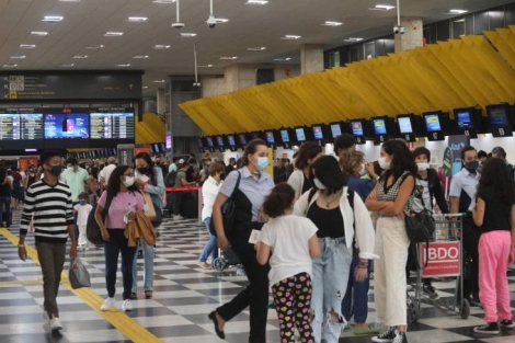 Aeroporto: viajantes tm de apresentar passaporte de vacinao para entrar no Brasil desde 13 de dezembro (RENATO S. CERQUEIRA/FUTURA PRESS/Agncia Estado)
