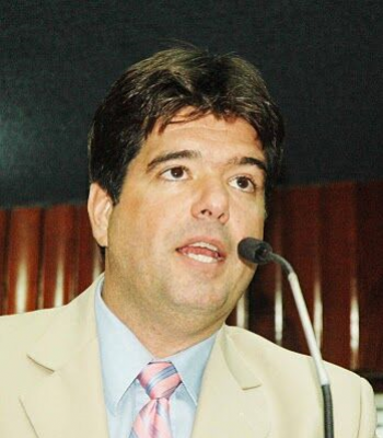 O deputado federal Ruy Carneiro foi condenado a 15 anos e dez de recluso pelo Juiz da 2 Vara Criminal