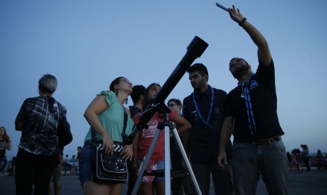 Entusiastas de astronomia podero observar 5 planetas de uma s vez. (Foto: Fernando Frazo/Agncia Brasil)