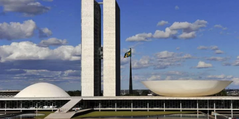A discusso  travada desde 1997, quando o ento presidente FHC excluiu o Brasil da Conveno 158 da OIT
