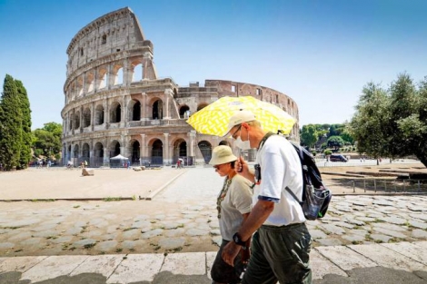 Turistas em Roma: uso de mscaras ao ar livre  abolido (Remo Casilli/Reuters)
