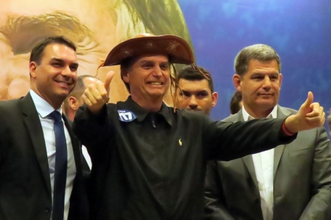 Dos 12 deputados federais e trs senadores, Bolsonaro contaria atualmente com o apoio de pelo menos oito ou nove deputados federais, e dois senadores. (Foto: Vladimir Platonow - Agncia Brasil)