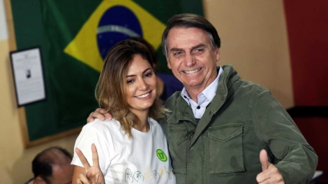 Fluente na Lngua Brasileira de Sinais, Michelle tem se apresentado como uma defensora dos direitos das pessoas com necessidades especiais. (Foto: Reuters)