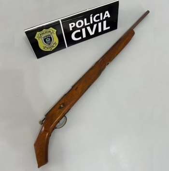Espingarda usada em tentativa de feminicdio em Arara, na Paraba  Foto: Divulgao/Polcia Civil