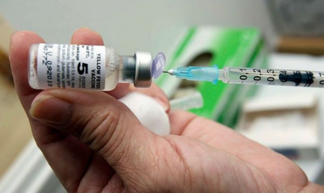 Pesquisadores tambm testam o que chamam de intercmbio de vacinas. (Foto: OMS/ONU)