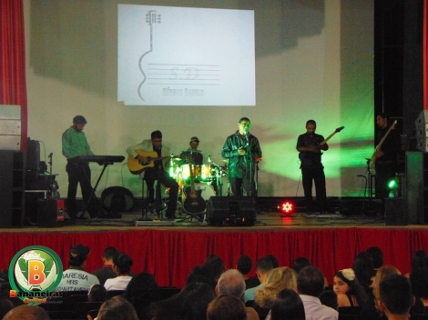 Sergio Danilo e Banda no show Eu Canto Catedral em Solnea